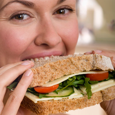 eat light lunch sandwich